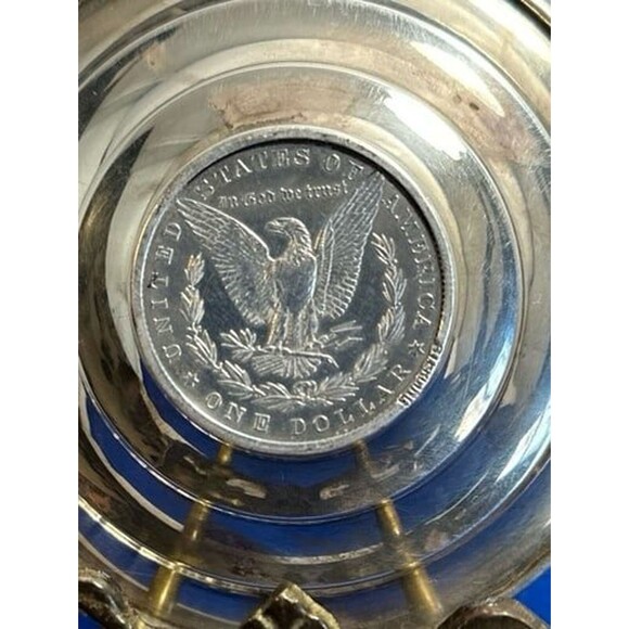 RARE Sterling Silver Ridged Trinket dish with an 1882 Morgan Silver Dollar Base - Picture 5 of 10